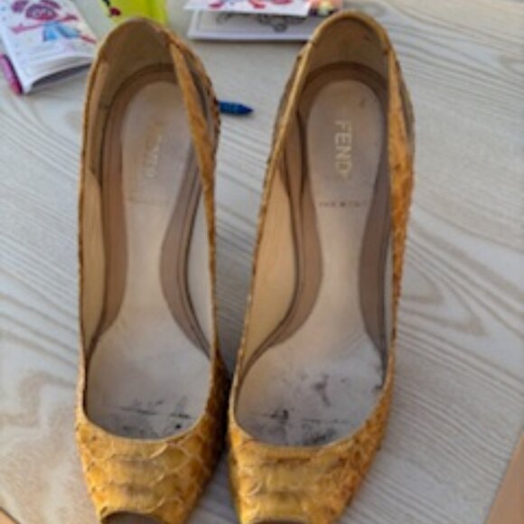 Fendi Vintage Yellow/Brown Snakeskin Heels - Picture 4 of 9